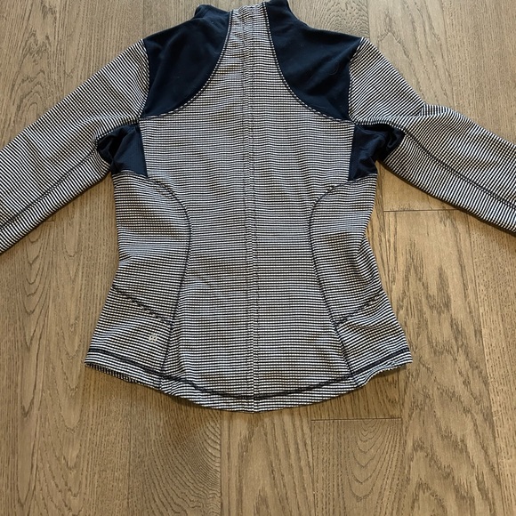 Lululemon Define Jacket - Picture 3 of 3